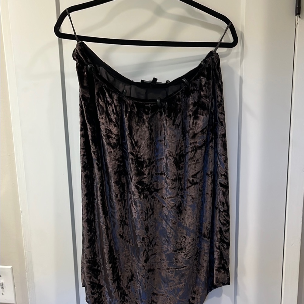 Gucci crushed velvet skirt with belt loops